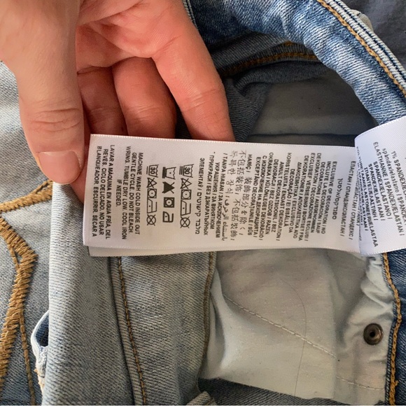 Guess Jean Shorts - Picture 6 of 6